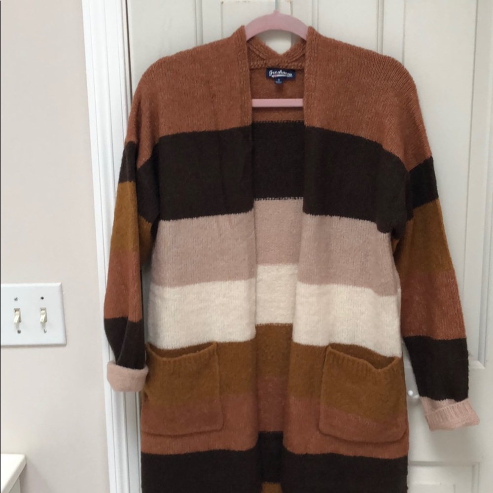 Cardigan - Picture 2 of 3
